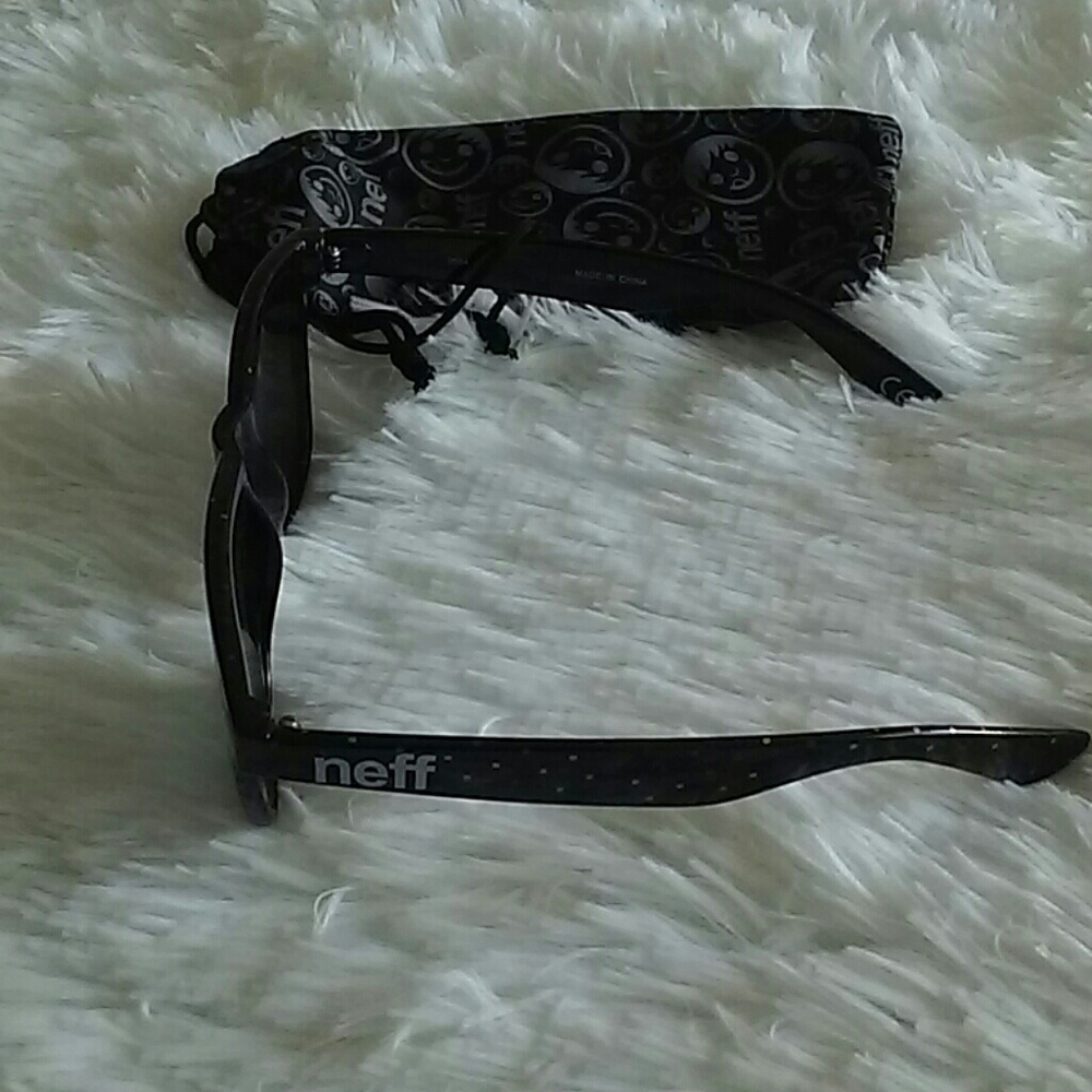 Neff sunglasses - Picture 3 of 4